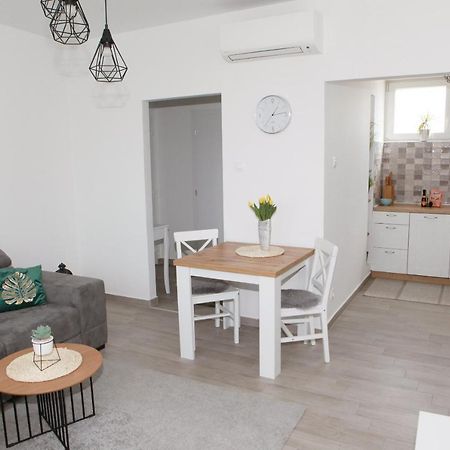 Apartman Lucija Karlovac Buitenkant foto