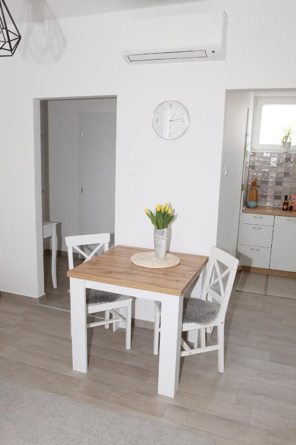 Apartman Lucija Karlovac Buitenkant foto