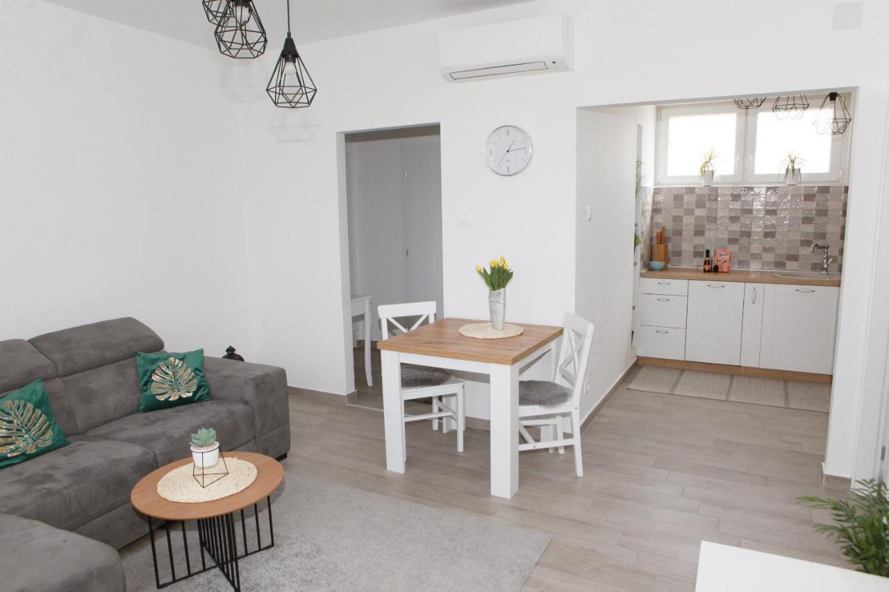 Apartman Lucija Karlovac Buitenkant foto